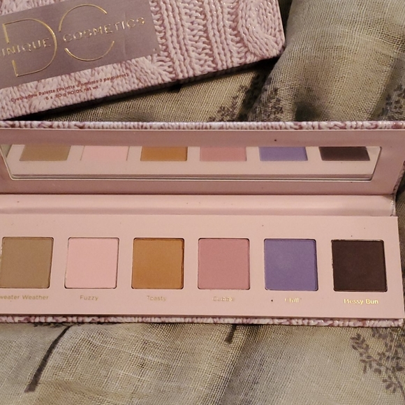 Makeup - Picture 3 of 5